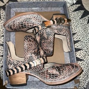 Freebird booties- ankle boots Named Blade Pink- brand new- never worn- size 8